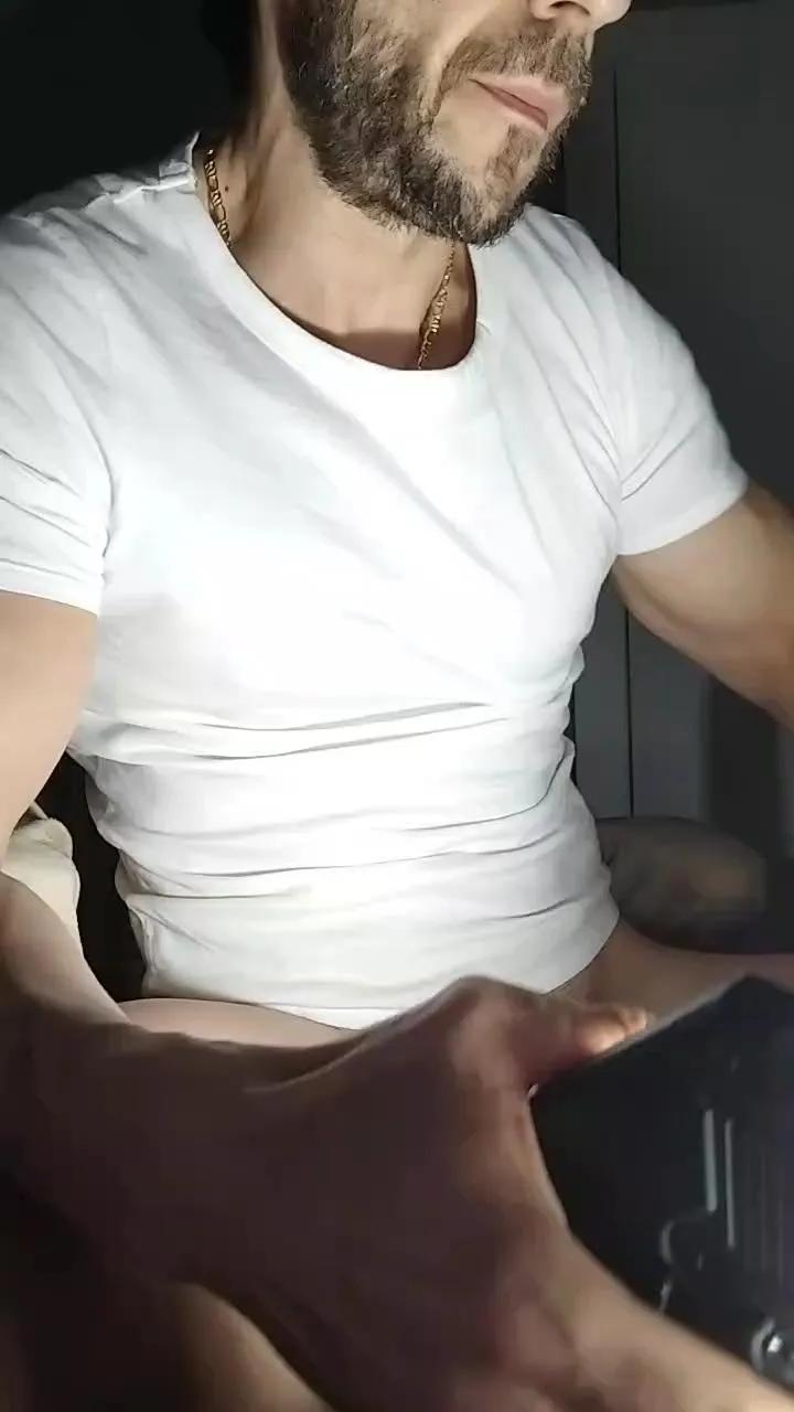 alessandrospain — Freechat on Cam4