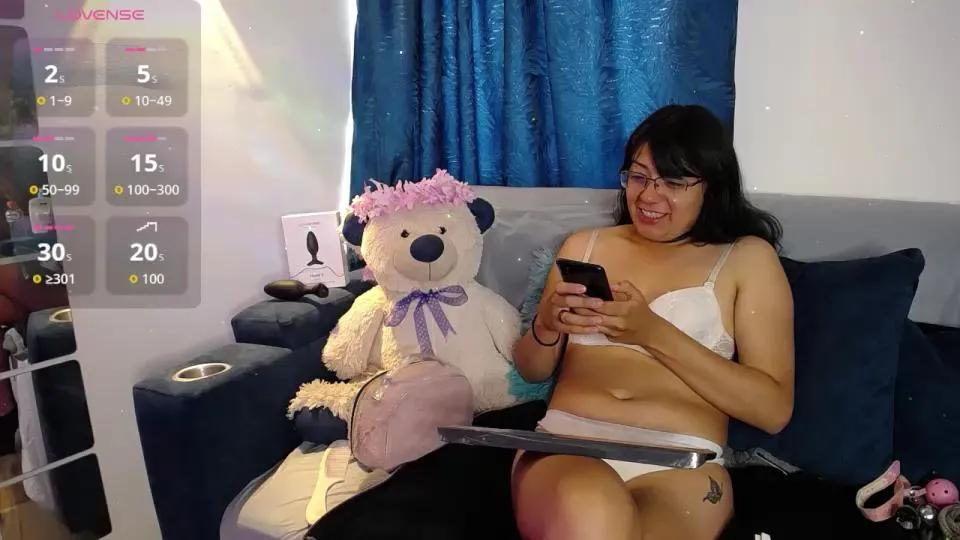 Allizon_Cherry1 on Cam4 