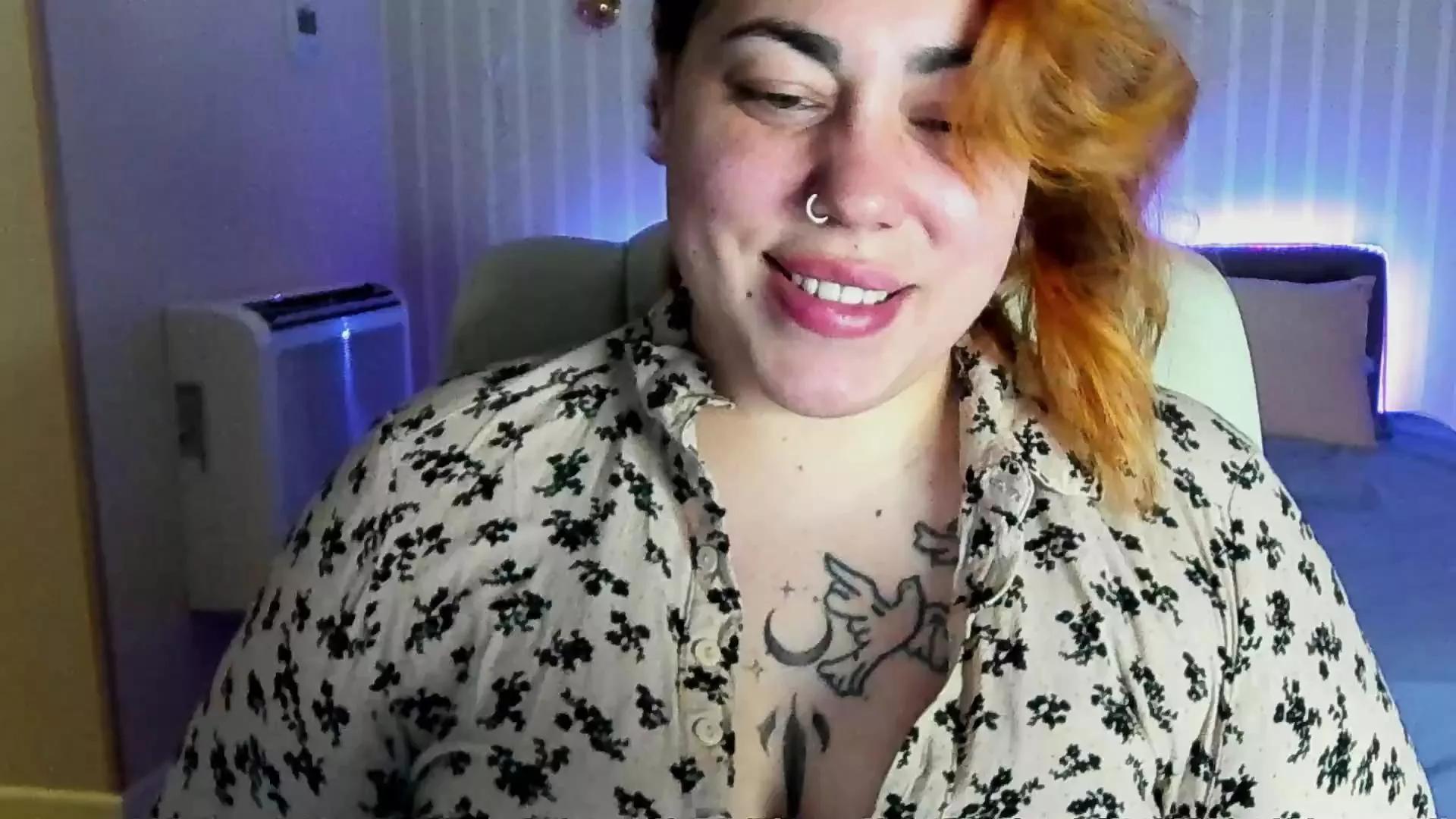 AmazonkaStar on Cam4 