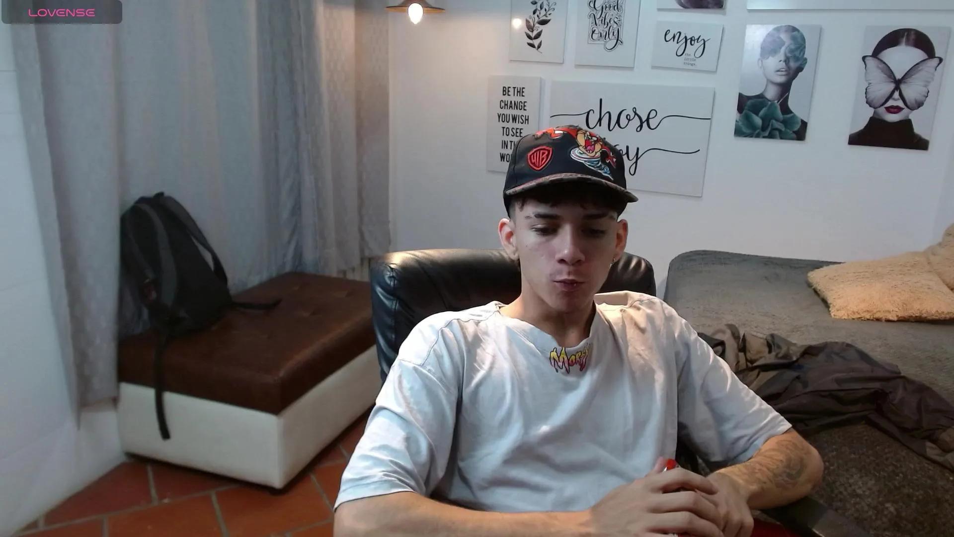 AmethystShadow —  #feet #striptease #masturbation #armpits #schoolgirl #amateur