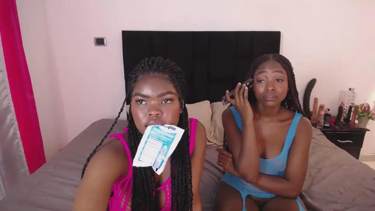 angeline_jean —  #lesbian #squirt #striptease #pussy #blowjob #spanking #amateur