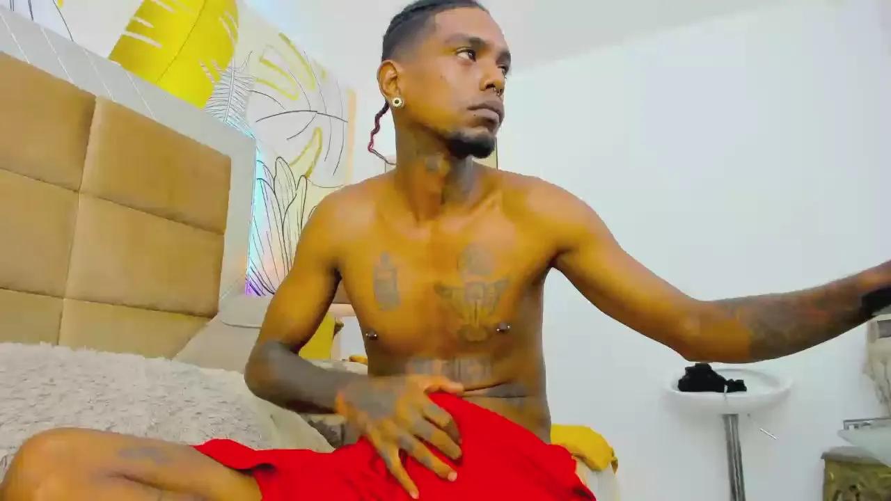 bigblackhottx1 on Cam4 