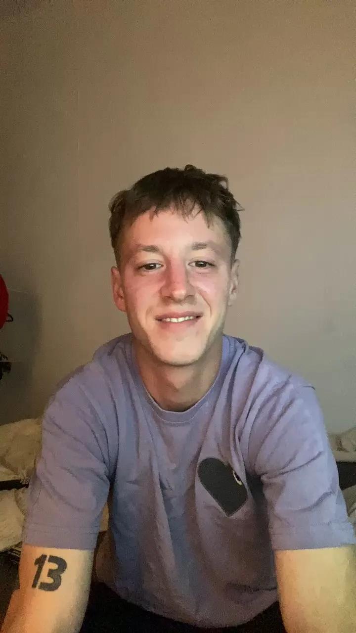 Boyveuxfemme — Freechat on Cam4