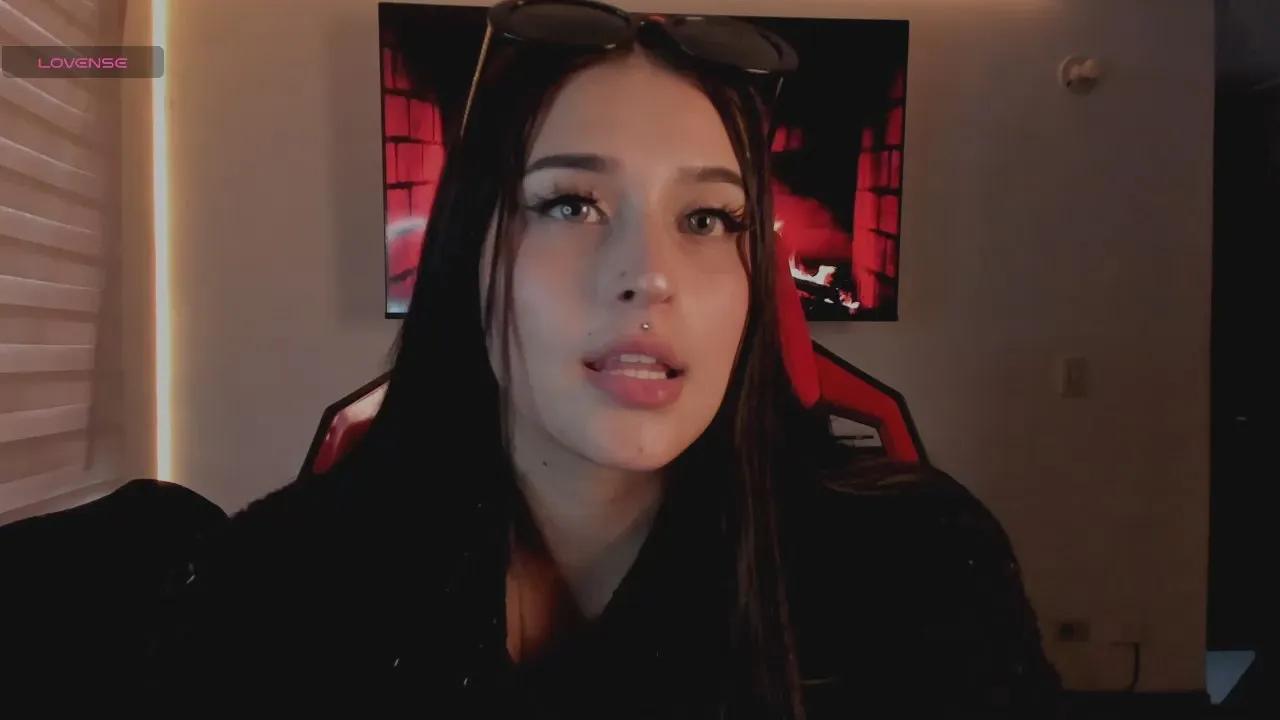 Charlotte_greys on Cam4