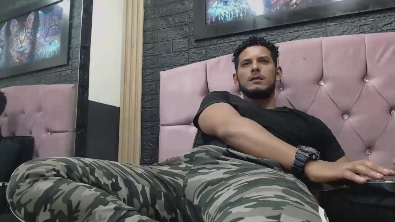 Chris_Dick99 —  #armpits #masturbation #milk #smoke #C2C #cum #feet