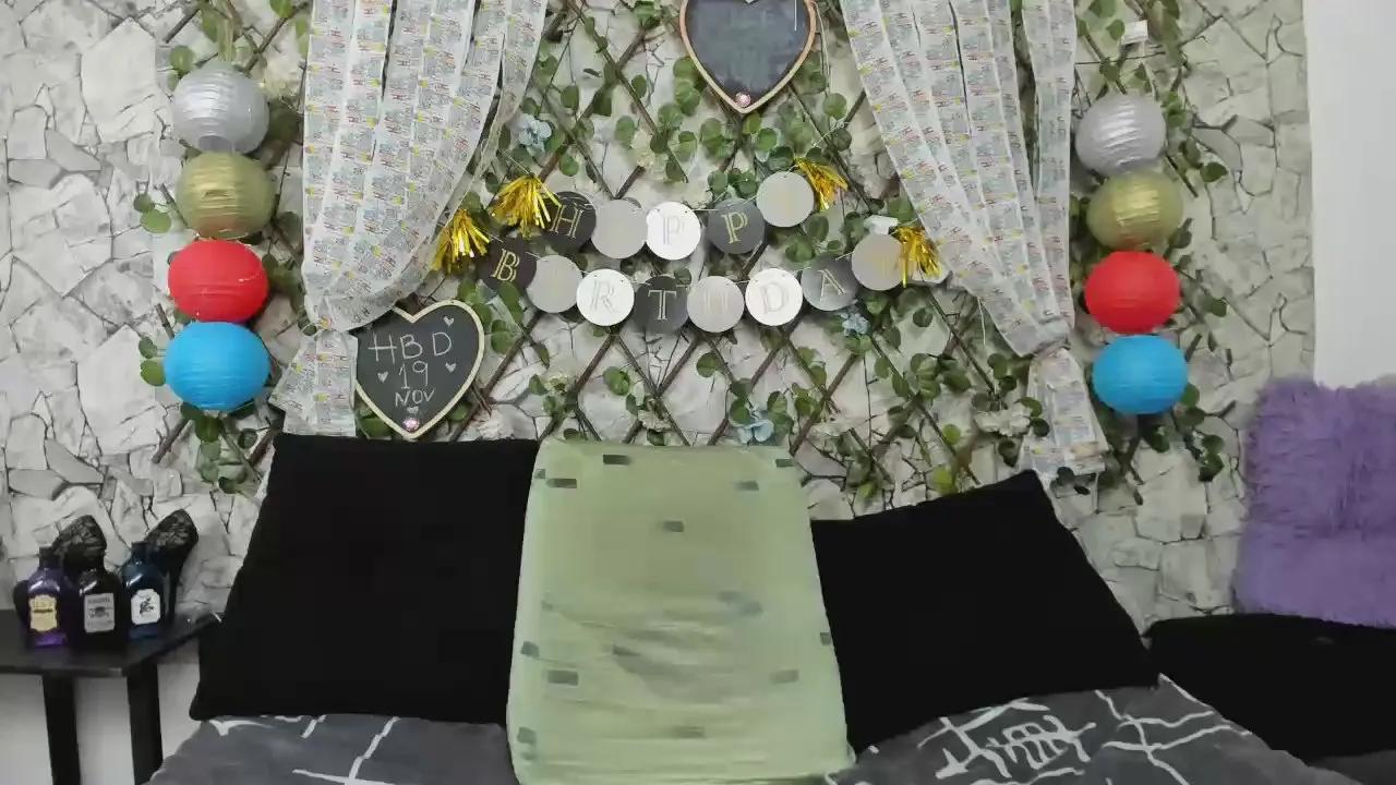 Daisy_Fx —  #anal #pussy #pee #squirt #deepthroat #analtoys