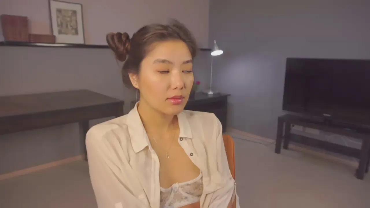 ElletteBenny on Cam4 