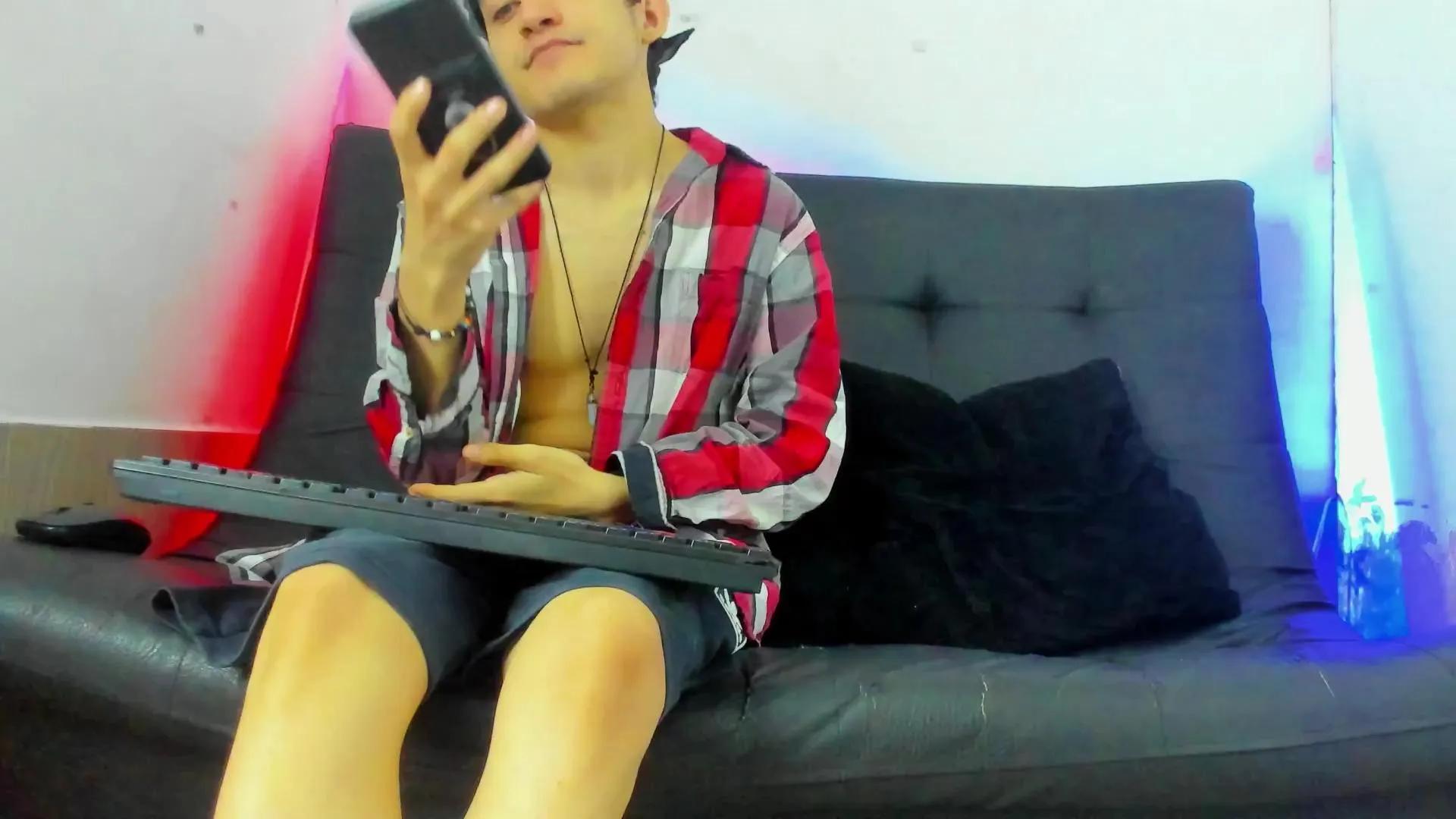 gaze_lusty —  #amateur ##pis #bdsm #feet #masturbation #cum #ass