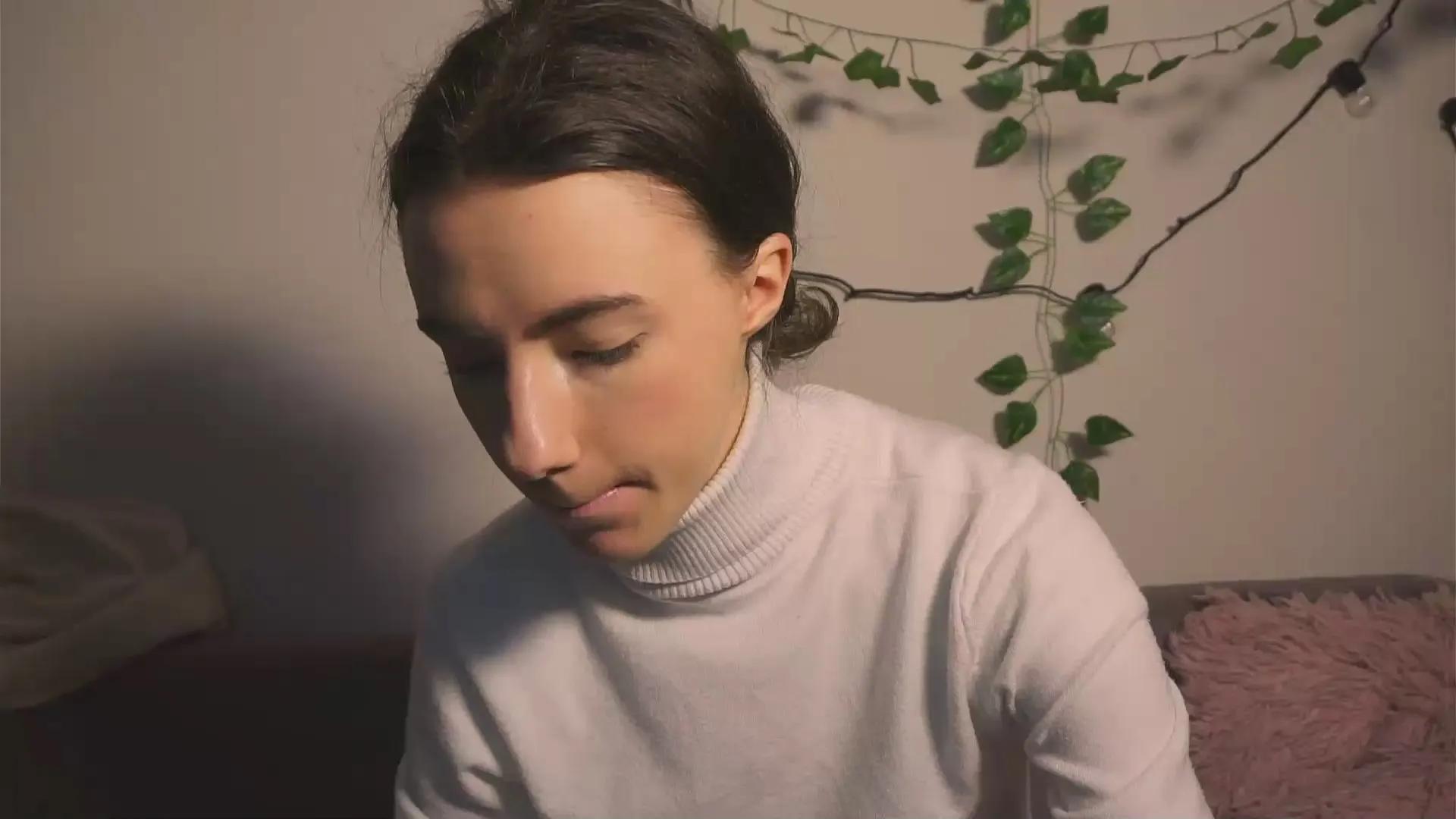 LeotaZehnder —  #squirt #femdom #ass #masturbation #C2C #striptease #cute