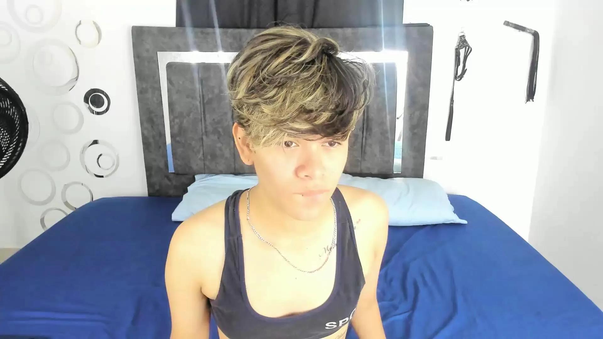 Lily_and_Lina on Cam4 