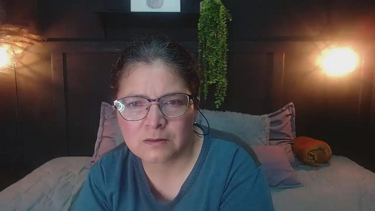 Linda_banks_ —  #masturbation #feet #femdom #pee #squirt #spanking #amateur