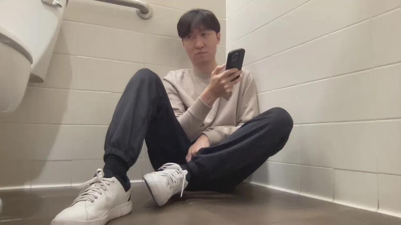 Maleeroticart on Cam4