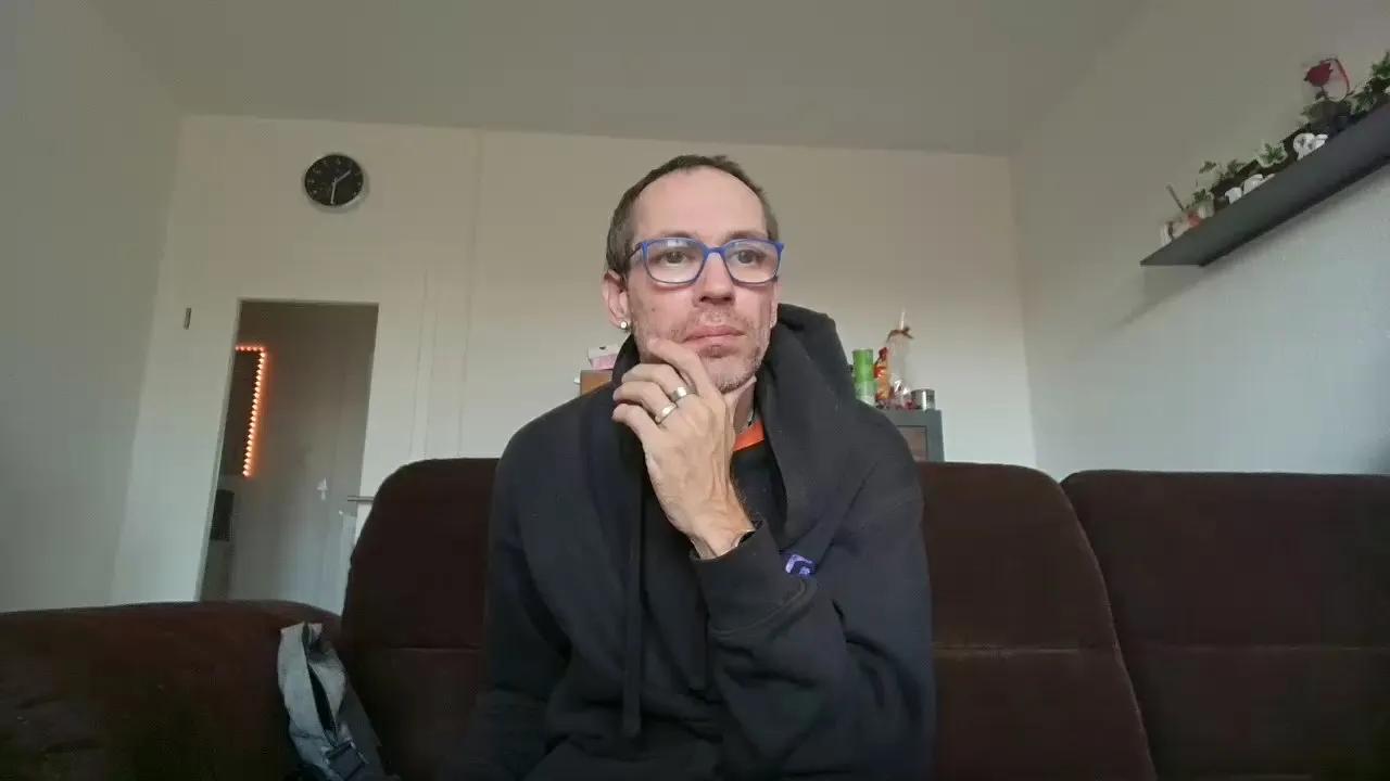 Matzesaw — Freechat on Cam4