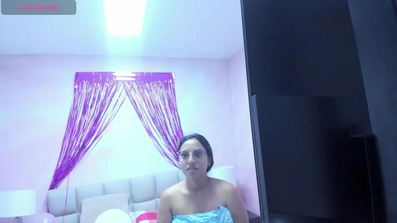 Meggy_Mae on Cam4 