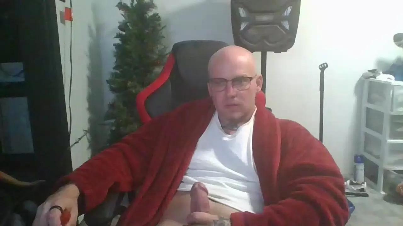 Michaelrose25 —  #blowjob #masturbation #C2C #smoke #swinging #amateur