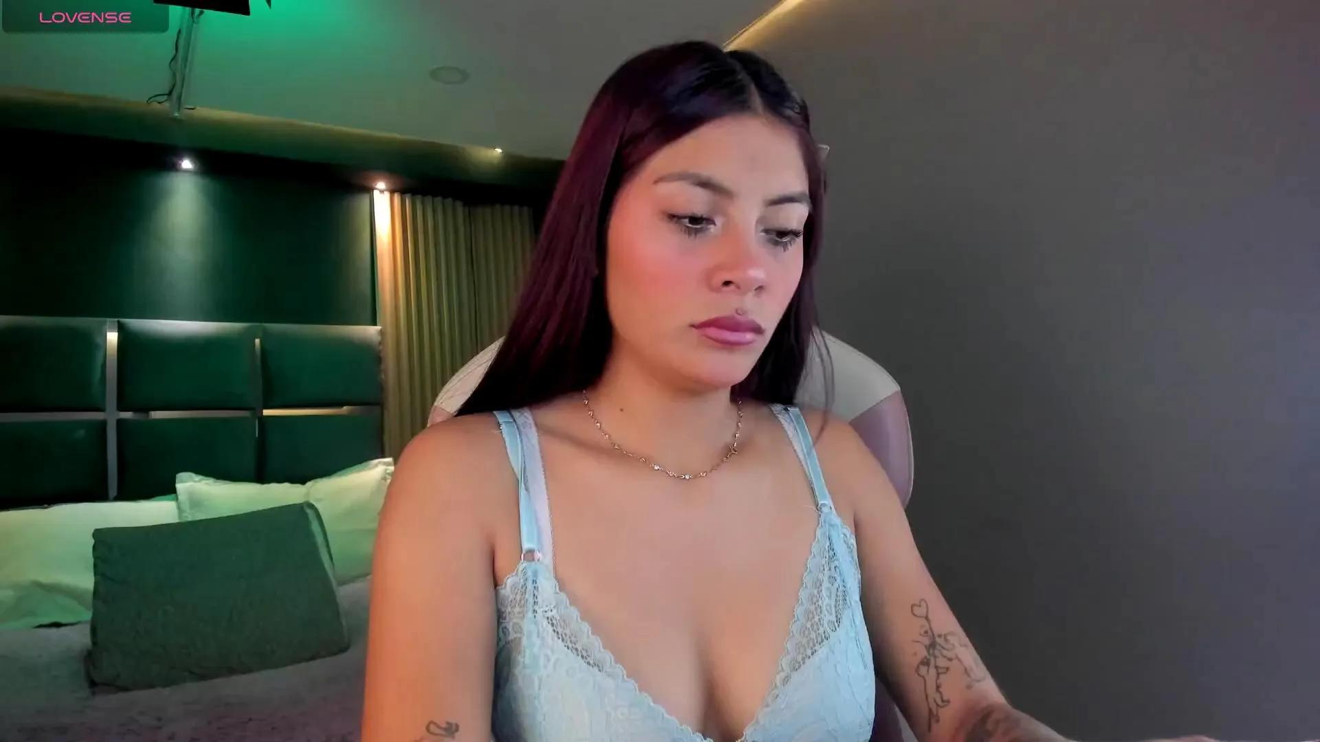 MilaRoses —  #ass #cute #amateur #bigass #C2C