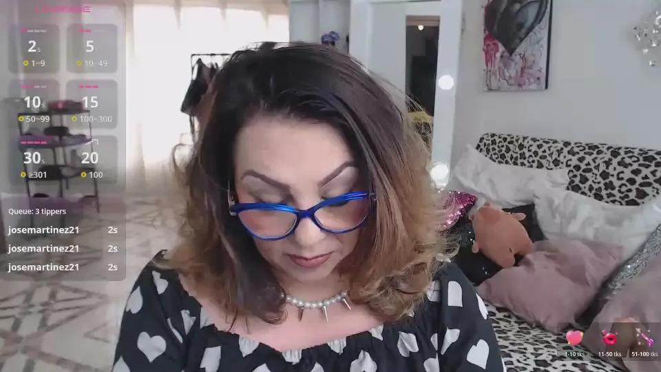 myrnasexxx —  #spanking #masturbation #smoke #squirt #pussy #ass