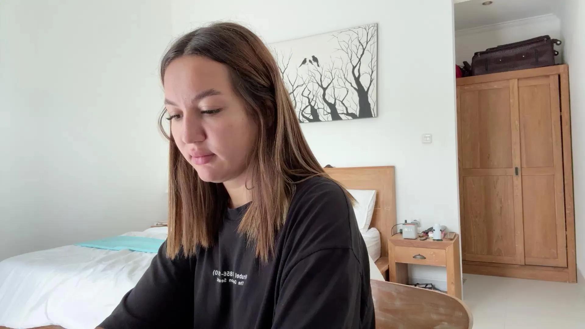 NellyFischer —  #strapon #deepthroat #bigass #feet #striptease