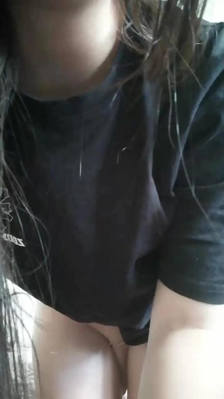 petitesantaslut on Cam4