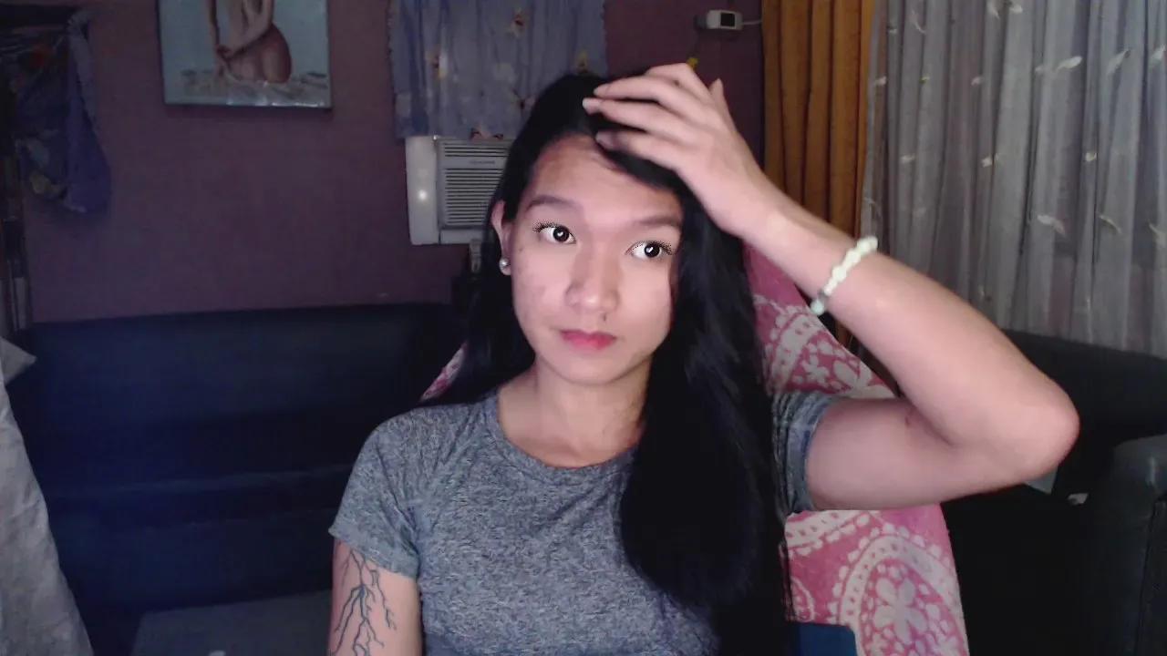 slutty_newra on Cam4