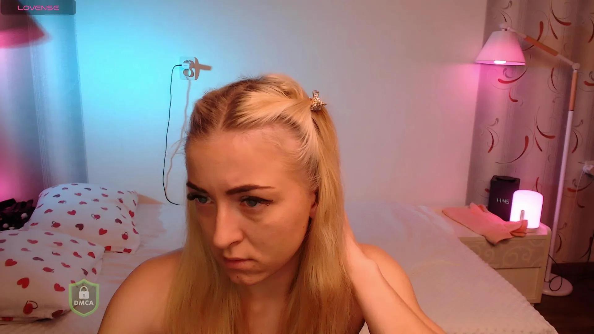 Cam4 space_danger is Freechat space_danger — #armpits #C2C #smoke #cute #pussy #ass #feet