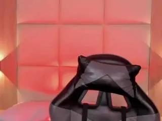 bella1207 — TOTAL NUDE + DOGGY [200 tokens remaining]