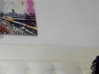 cocoqueenn on CamSoda 