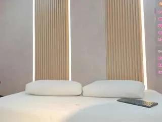 emily-kovac — naked + teasing  [Multi Goal]