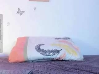 emma-rogerss on CamSoda 