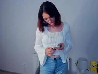 katlynbarrale — wanna see my boobs? [88 tokens remaining]