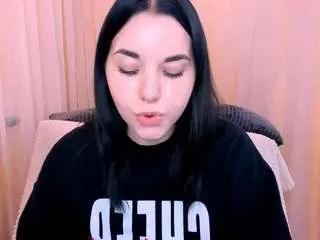 kattyree18 on CamSoda 