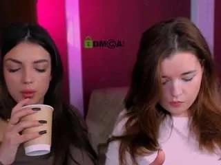 kira-fox-x on CamSoda