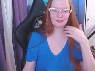 ladyinari on CamSoda