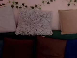 lillyloan4u on CamSoda 