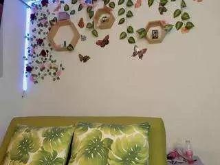 lola-leah on CamSoda 