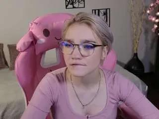 CamSoda meganlora3 is Freechat meganlora3 — MeganLora3 Public Chat Channel