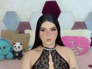 miss-adriana on CamSoda 