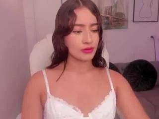 saskia-litt on CamSoda 