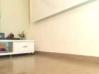 sassy-girl on CamSoda 