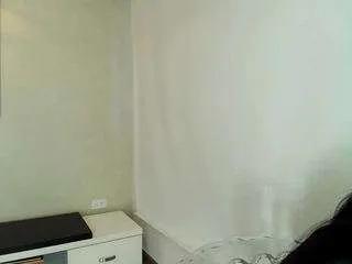 sassy-girl on CamSoda 