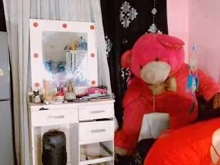 sweet-dollxxx18 on CamSoda 