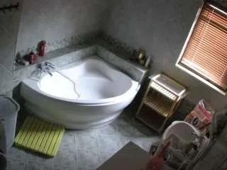 voyeurcam-julmodels-bath-1st-2 — chat