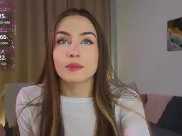 appleeepie — Hello, I'm Vicky! My private office is open. Join my fanclub and listen to the new ALBOMS!!! #18 #shy #lovense #bigass #smalltits GOAL:lick and bite lips [14 tokens remaining]