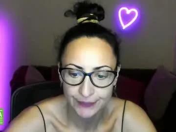 arianna_tifany — GOAL: put on a man's shirt [493 tokens left] #new #nonude #natural #milf #goddess