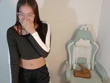 emerald_sparkles — GOAL: Oil naked with red ass [90 tokens remaining]  * 