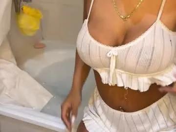 julia_mendes — Goal: Playing with lips [15 tokens left] #new #18 #bigboobs #young #bigass