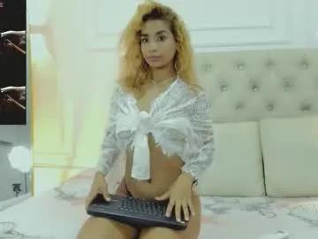 lola_red956680 on Chaturbate 