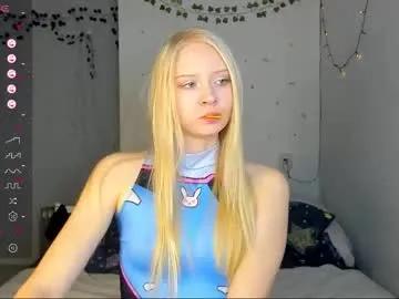 pocet_barbie — GOAL: suck finger [35 tokens remaining] What will you do to me? #blond #Anal #new #smalltits #blowjob