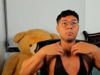 derek_castle on Flirt4Free 