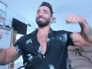 ian_hunk — Freechat on Flirt4Free